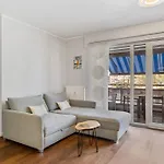 Modern Lux With Balcony In *