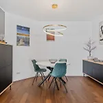 Modern Lux With Balcony In Apartment *