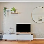Modern Lux With Balcony In Apartment