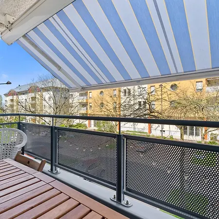 Modern Lux With Balcony In