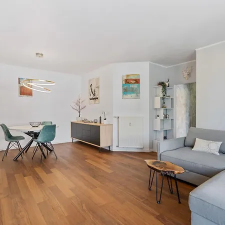 아파트 Modern Lux With Balcony In