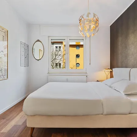 Modern Lux With Balcony In 아파트