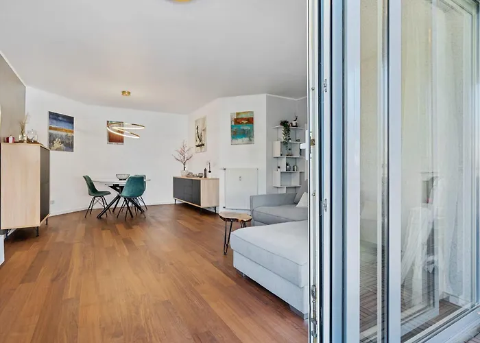 Modern Lux With Balcony In Apartman