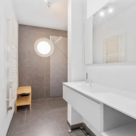 Modern Lux With Balcony In Apartment *