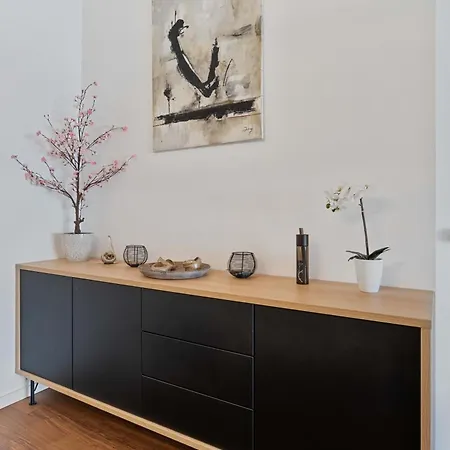 Apartment Modern Lux With Balcony In