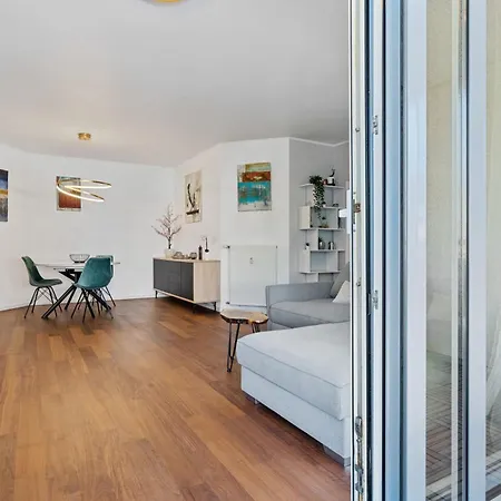 Modern Lux With Balcony In Apartment